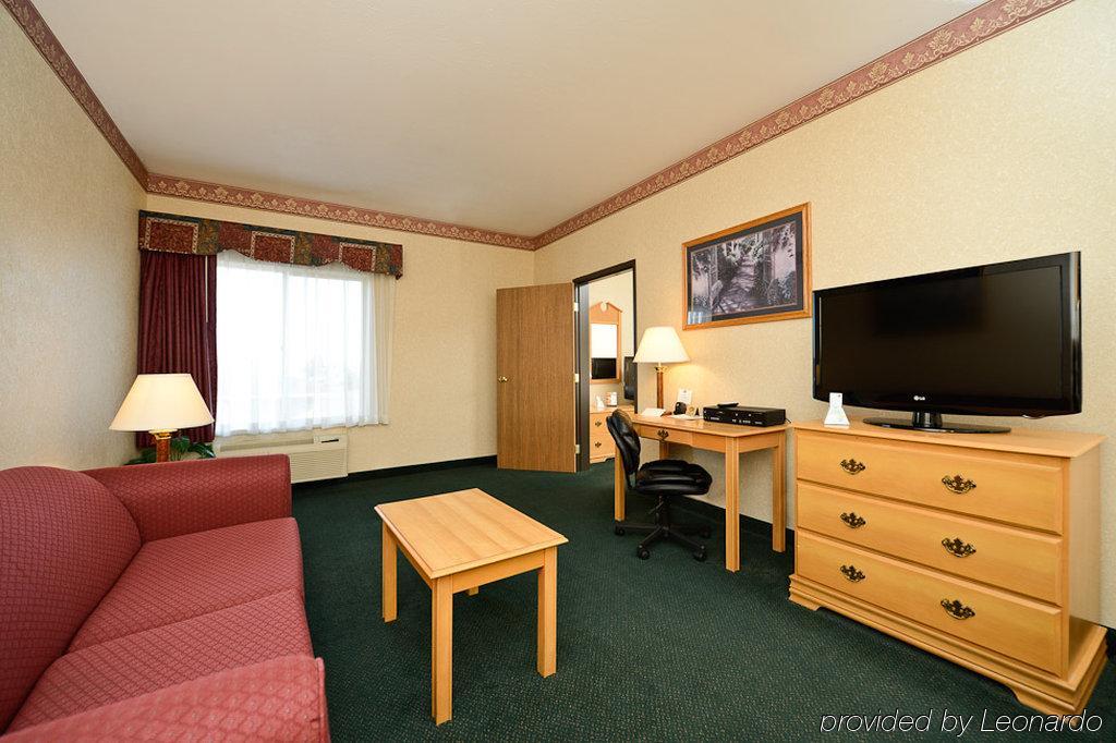 Best Western Plus Howe Inn Room photo