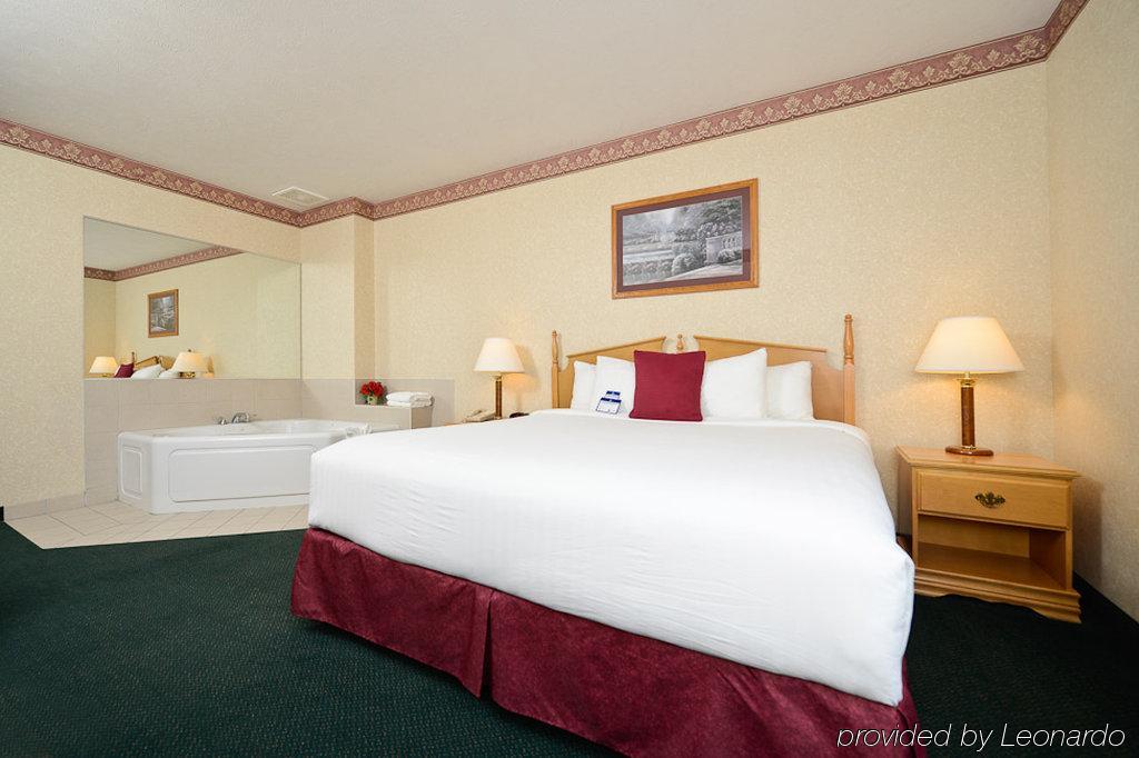 Best Western Plus Howe Inn Room photo